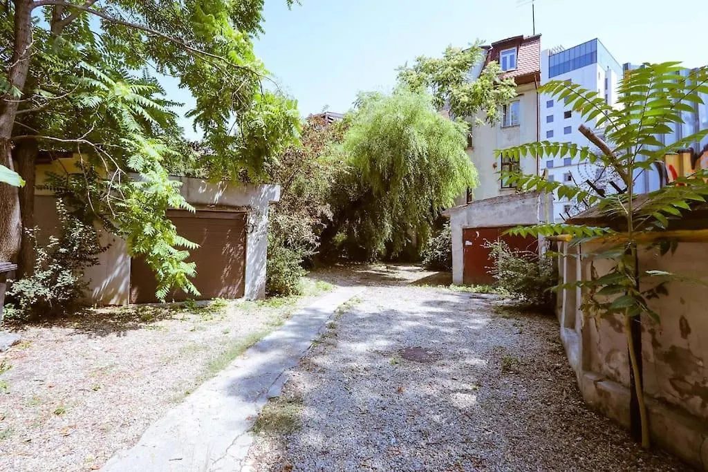 Old Town Bohemian Apartment With Green Terrace Bucharest